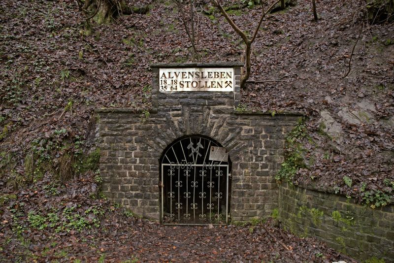 Datei:Alvensleben Portal (Burglahr) R Lang.jpeg