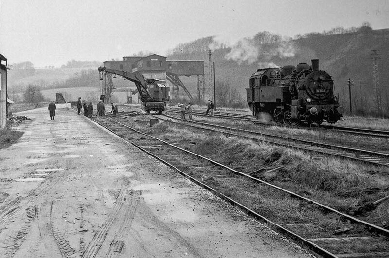Datei:Bahnhof Neustadt Rückbau 1961.jpg