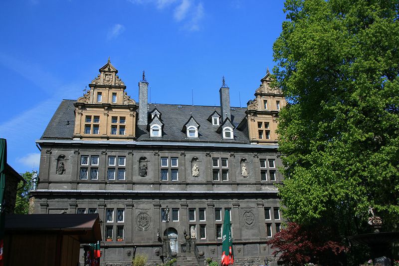 Datei:Schloss-Friedewald.jpg